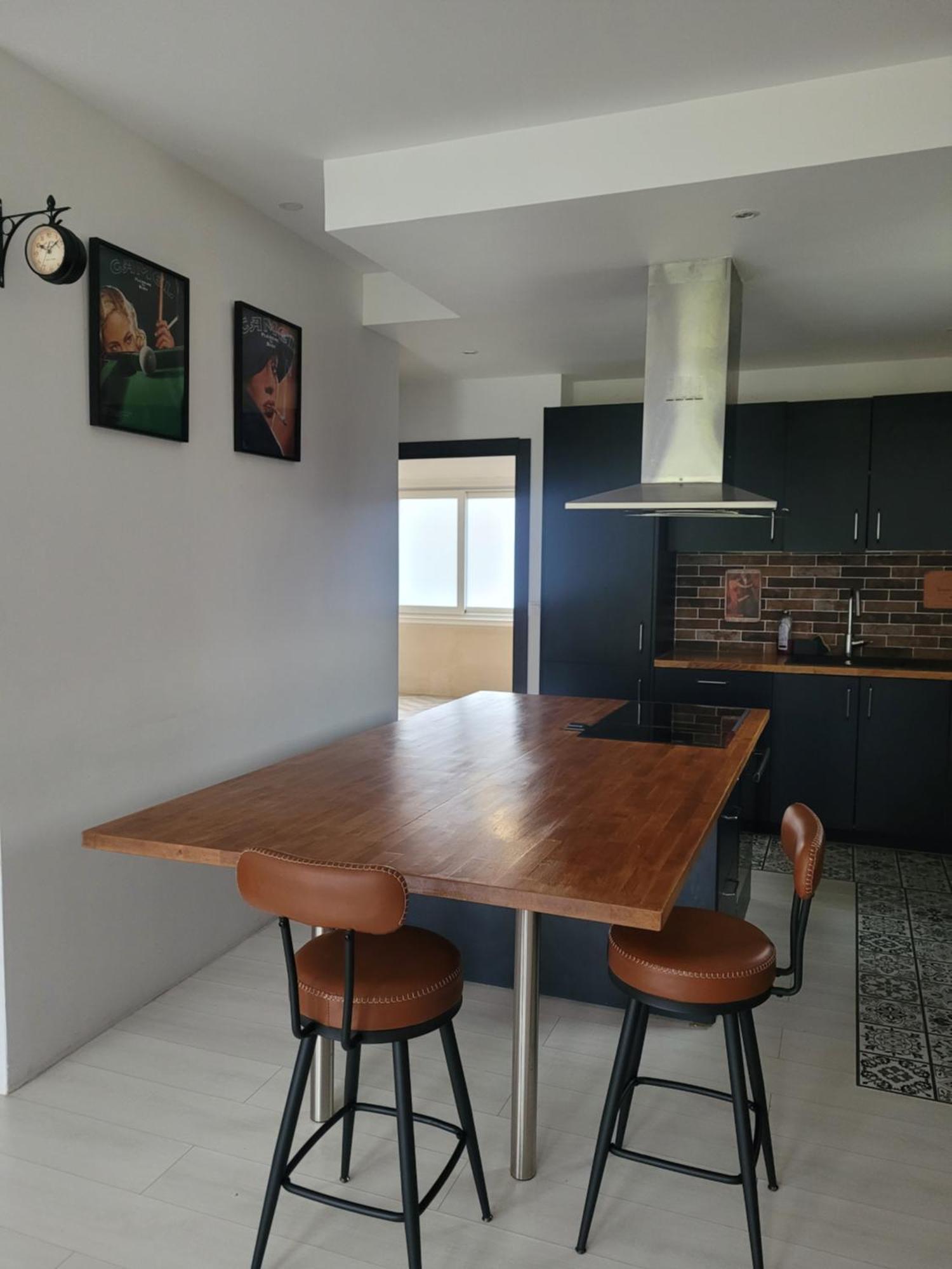 Frida'S House Apartment Bievres Bilik gambar